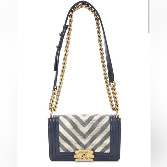 Chanel Boy Bag Chevron Ivory/Blue - Picture 2 of 12